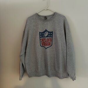 Gildan Gray Taylor's Version Sweatshirt